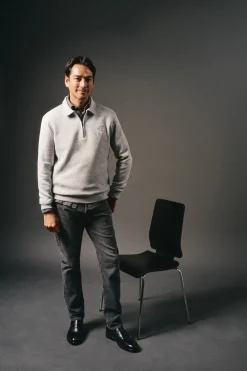 Sweatshirt com gola e fecho-éclair