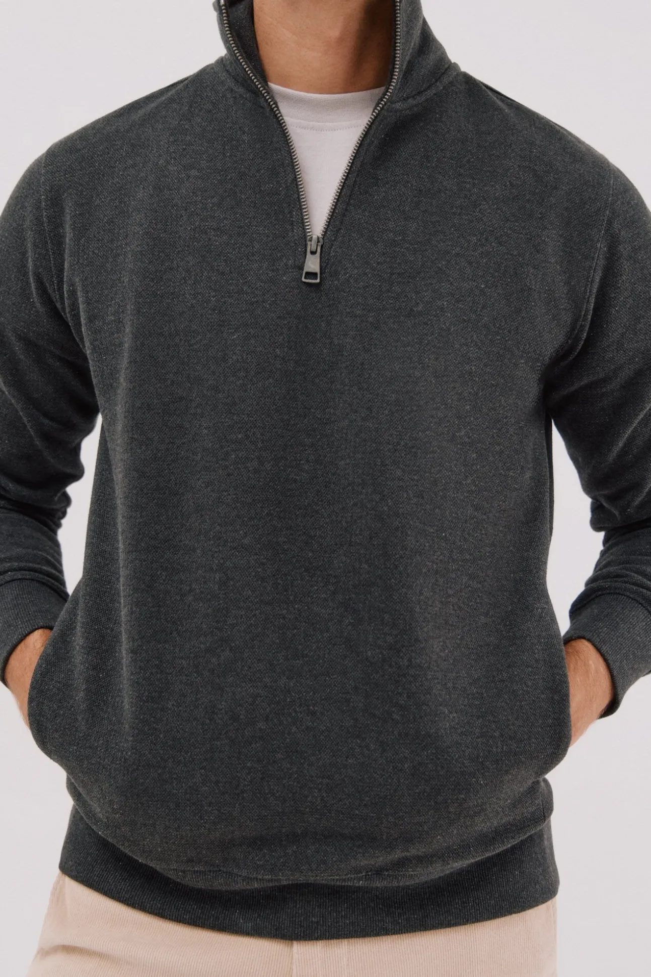 Sweatshirt com gola e fecho-éclair
