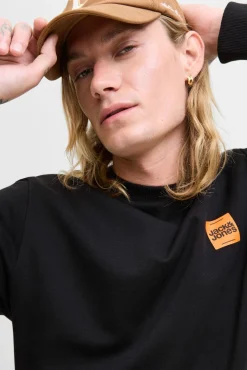 Sweatshirt com logo contrastante