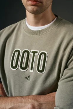 Sweatshirt logo bordado