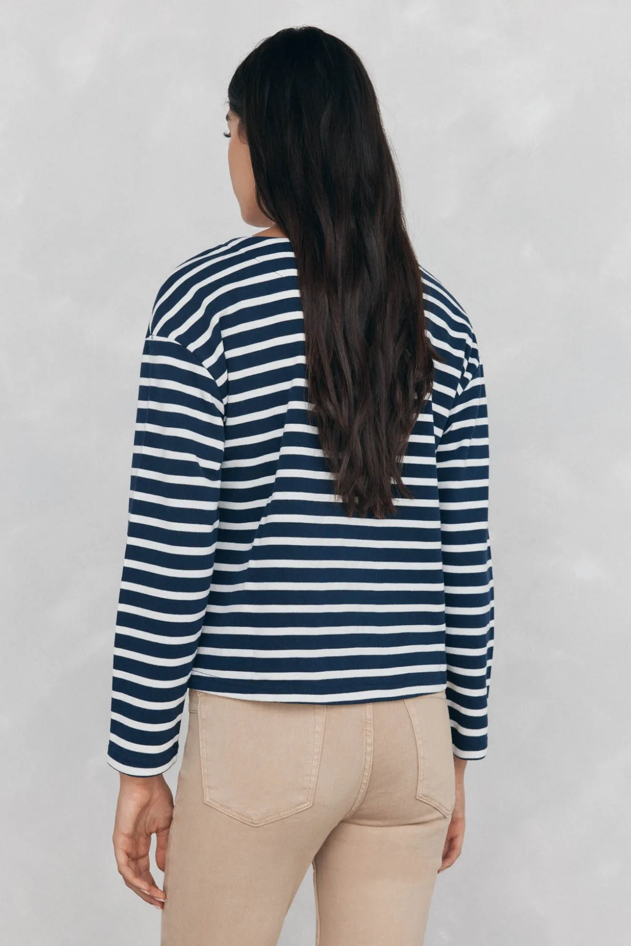 Sweatshirt riscas bordado