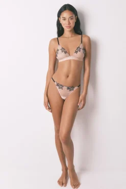 Tanga de tule bordado preto