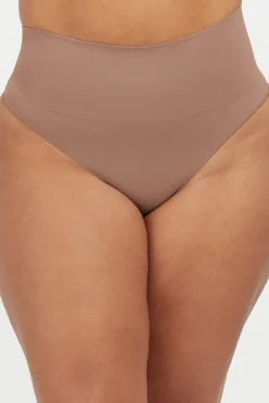 Tanga modelante de cintura alta nylon reciclado