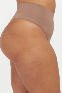 Tanga modelante de cintura alta nylon reciclado