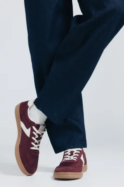 Tênis estilo retrô