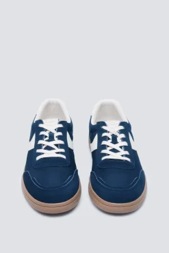 Tênis estilo retrô
