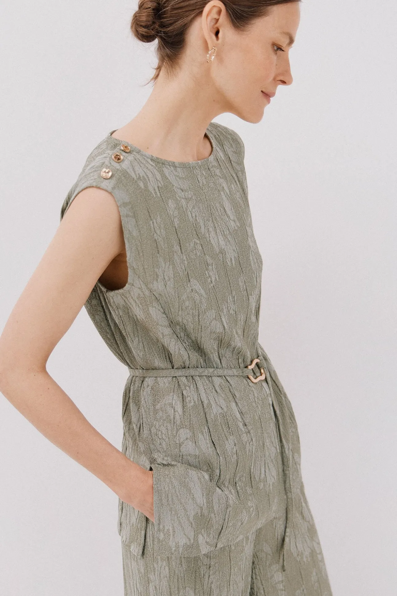 Top com fivela jacquard