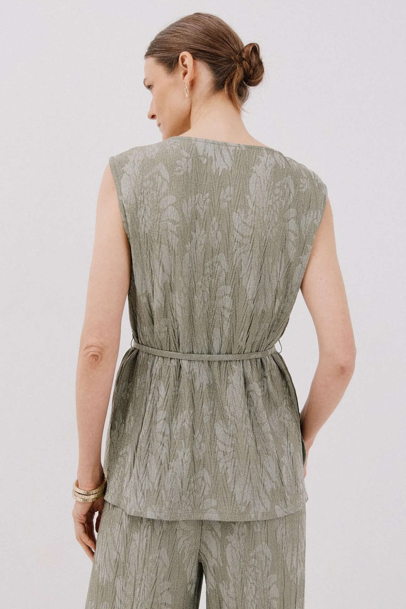 Top com fivela jacquard