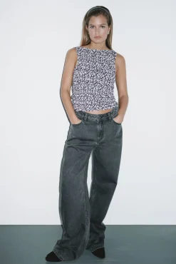 Top floral ajustado