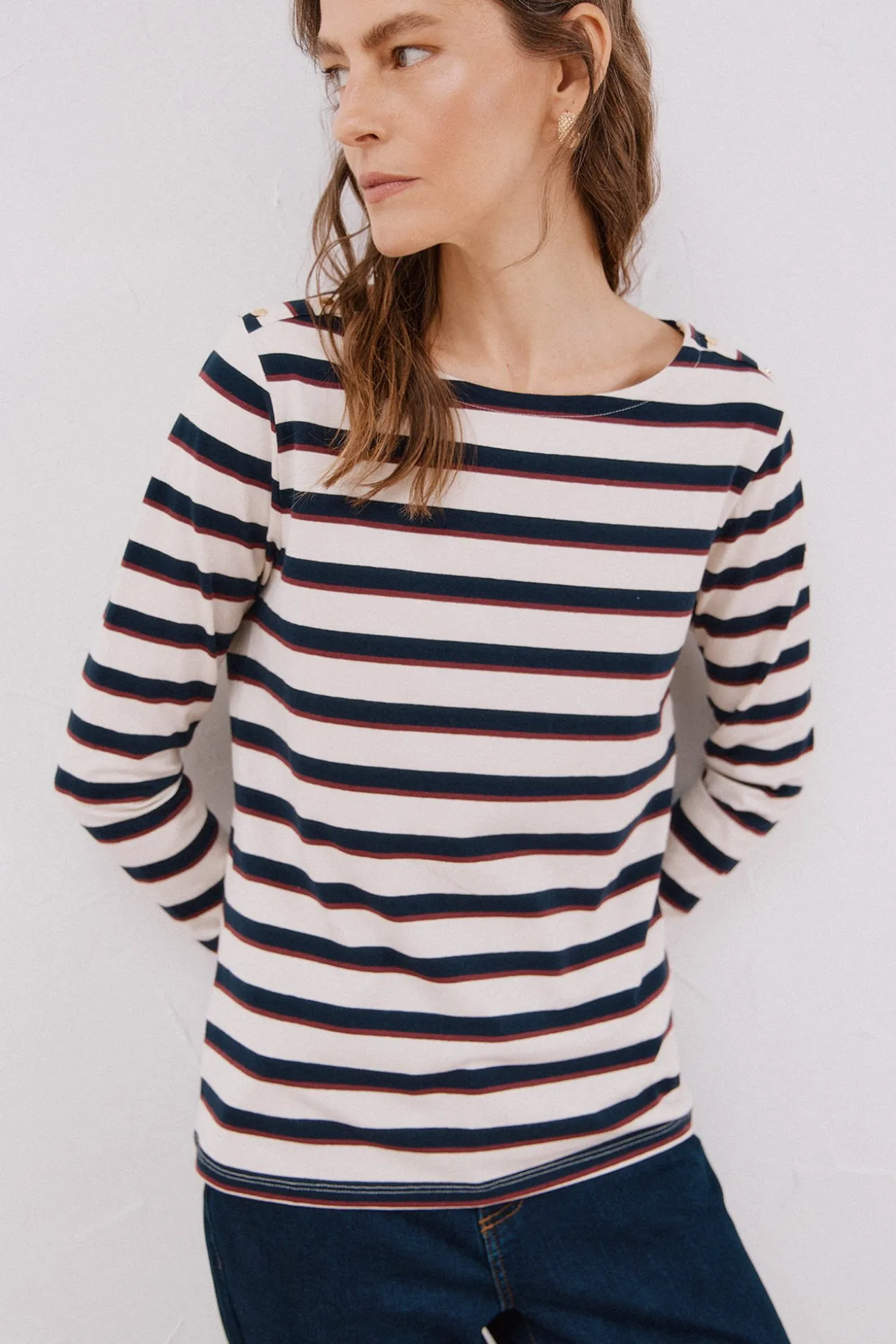 T-shirt barco botões