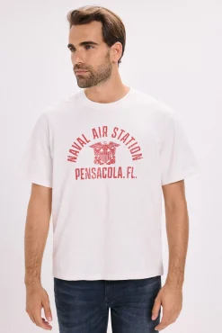 T-shirt básica com estampado frontal