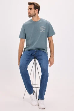 T-shirt básica com estampado frontal