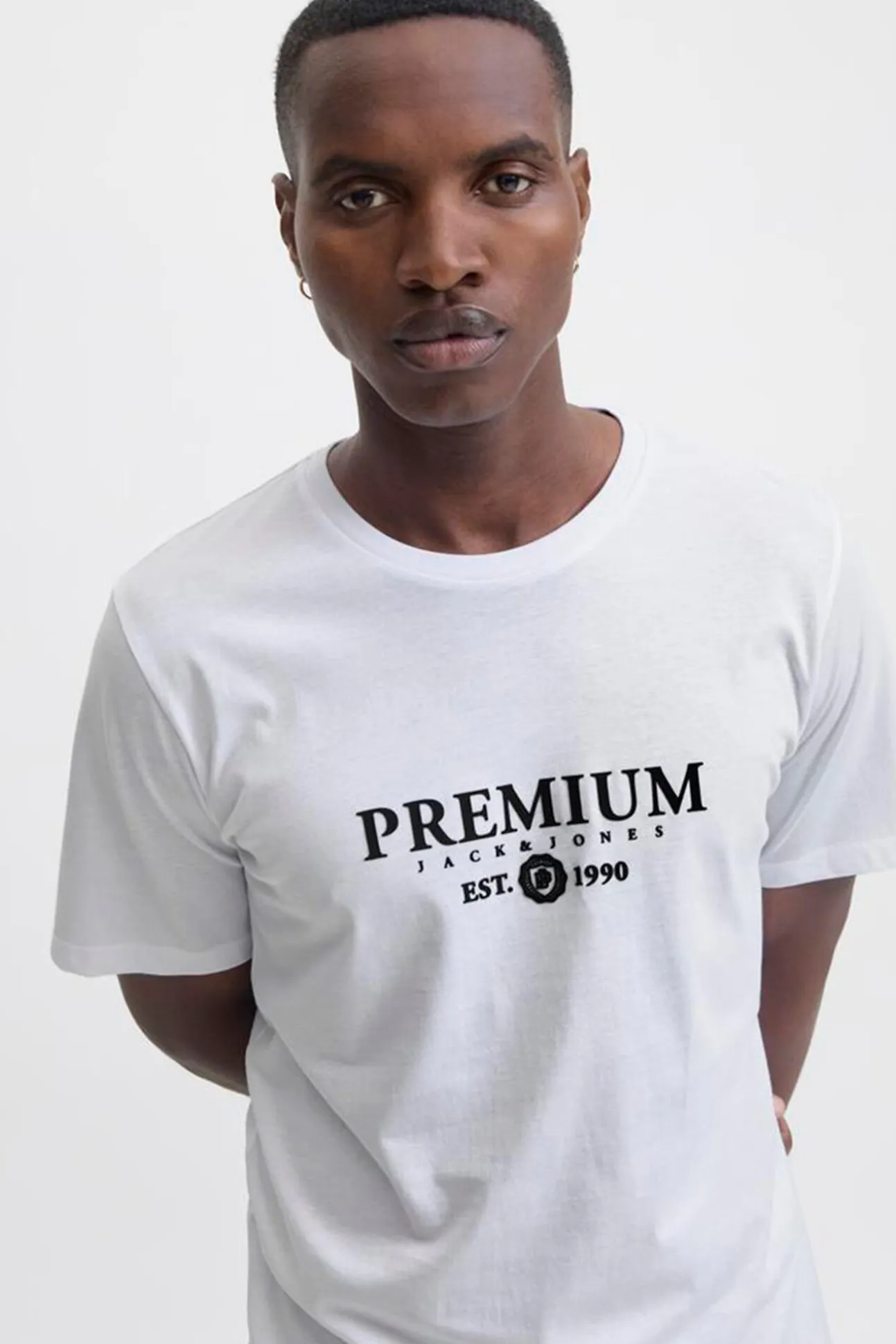 T-shirt básica com logo