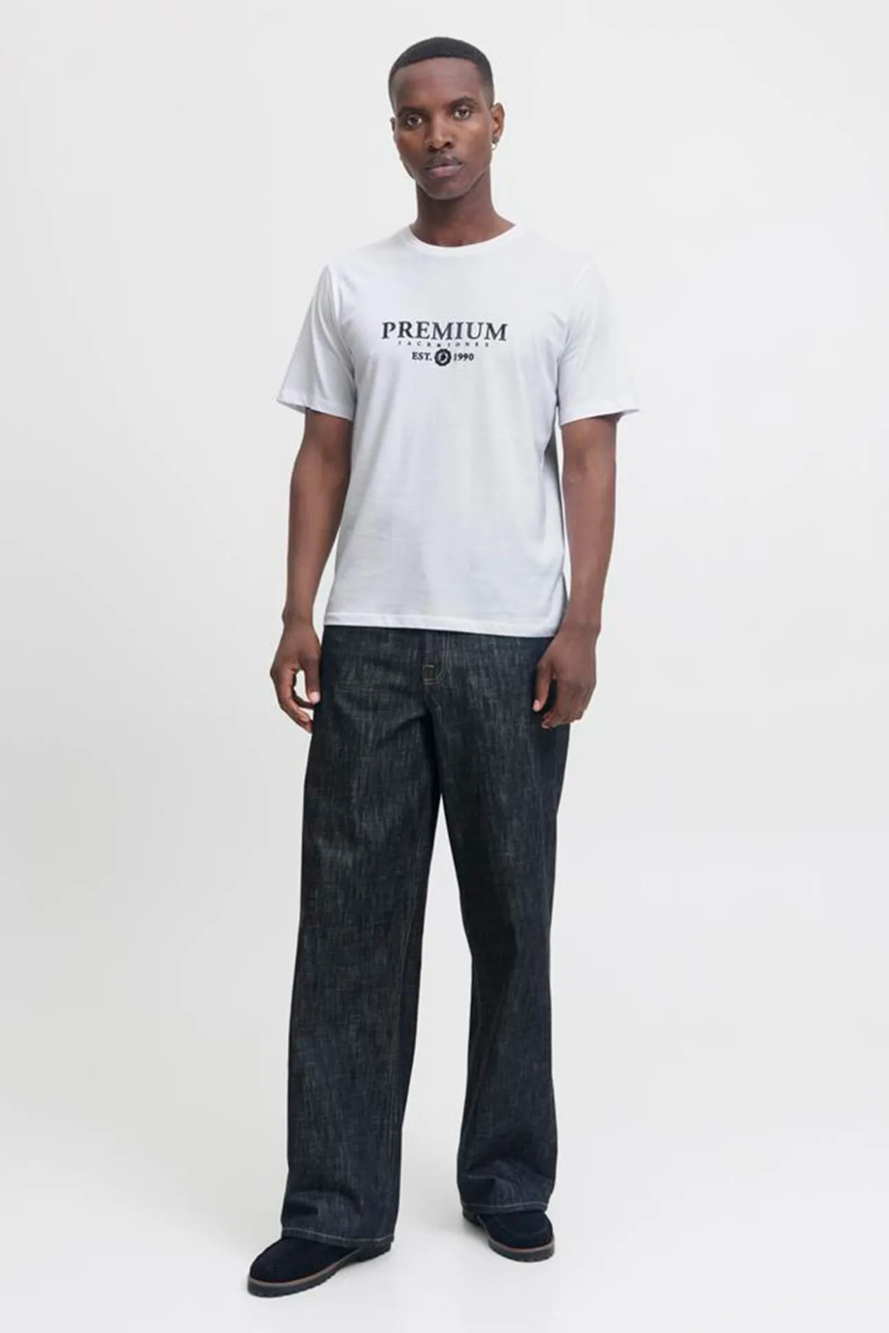 T-shirt básica com logo