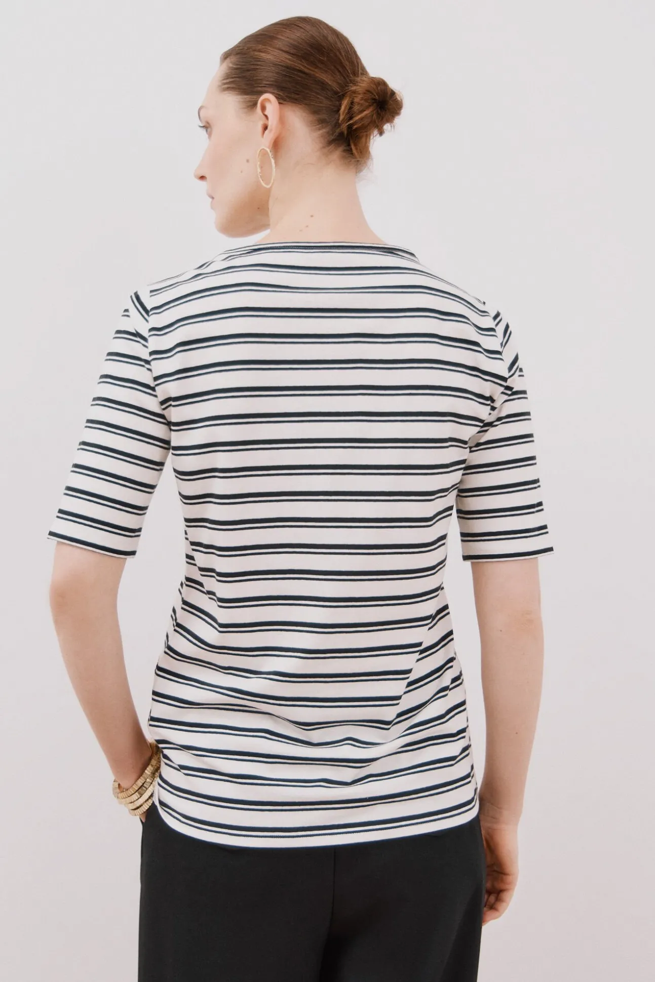 T-shirt básica decote barco