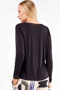 T-shirt com detalhe de renda no renda