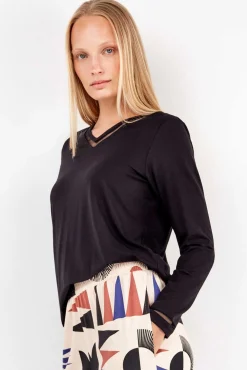 T-shirt com detalhe de renda no renda