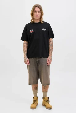 T-shirt com estampa nas costas
