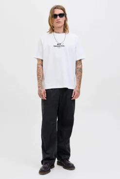 T-shirt com estampa nas costas
