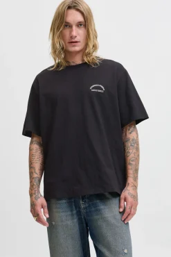 T-shirt com estampa traseira