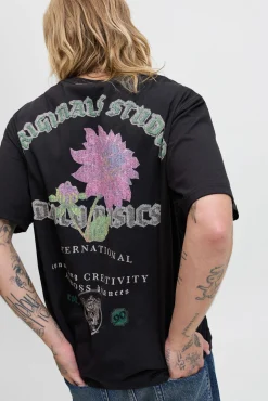 T-shirt com estampa traseira