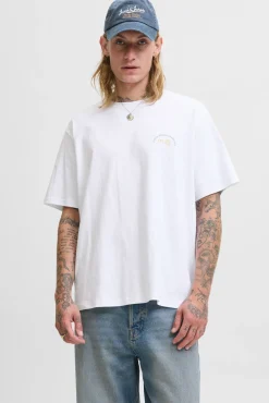 T-shirt com estampa traseira