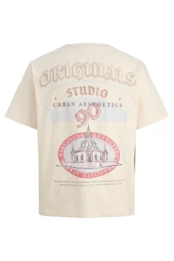 T-shirt com estampa traseira