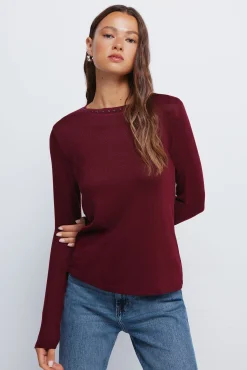 T-shirt com gola