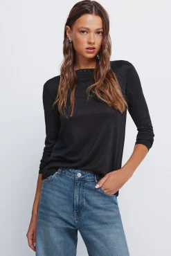 T-shirt com gola