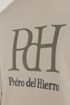 T-shirt com logotipo