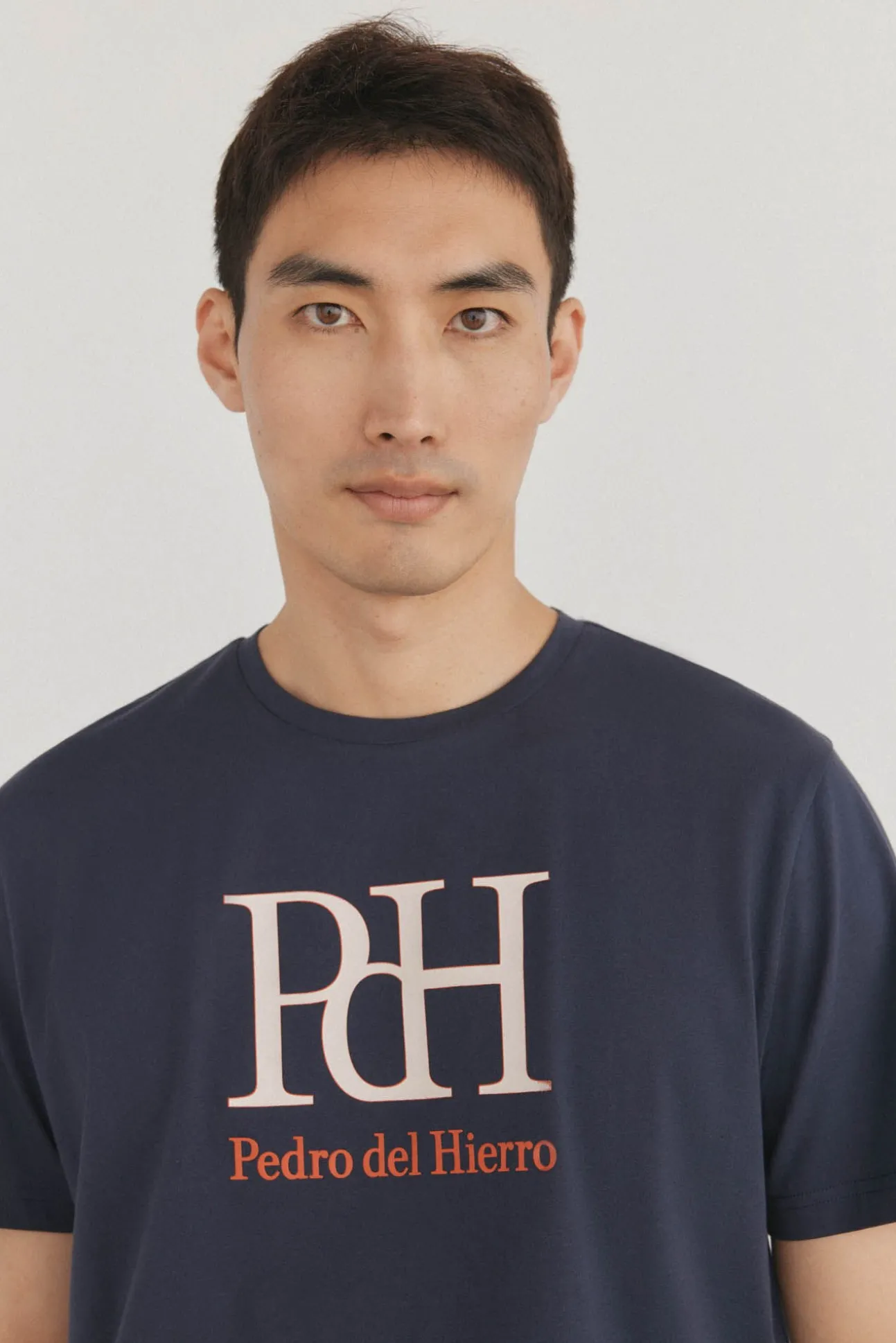 T-shirt com logotipo