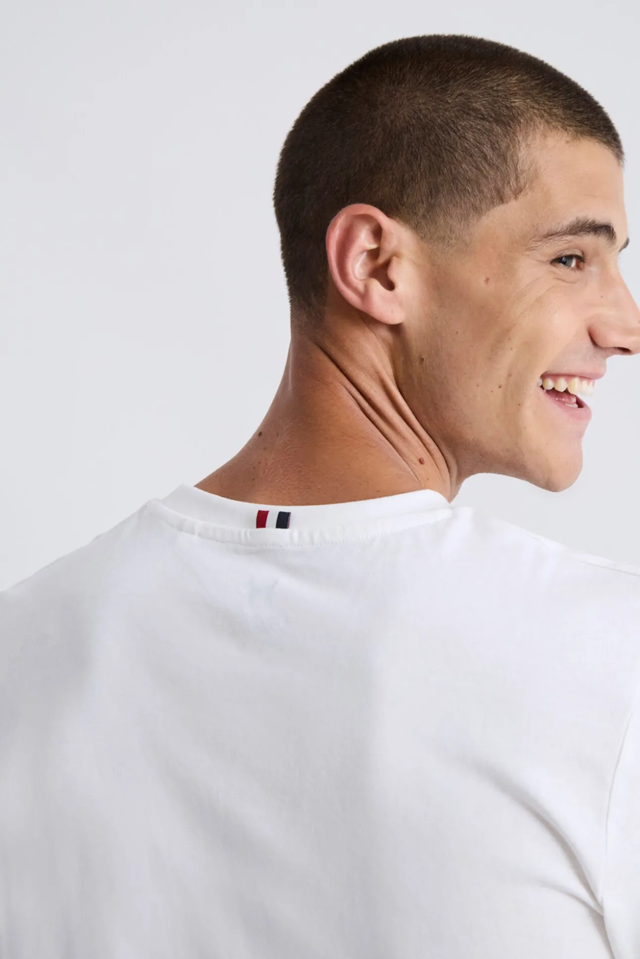 T-shirt com o logo da WLT
