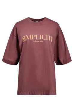 T-shirt com texto impresso