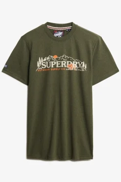 T-shirt descontraída com cena ao ar livre