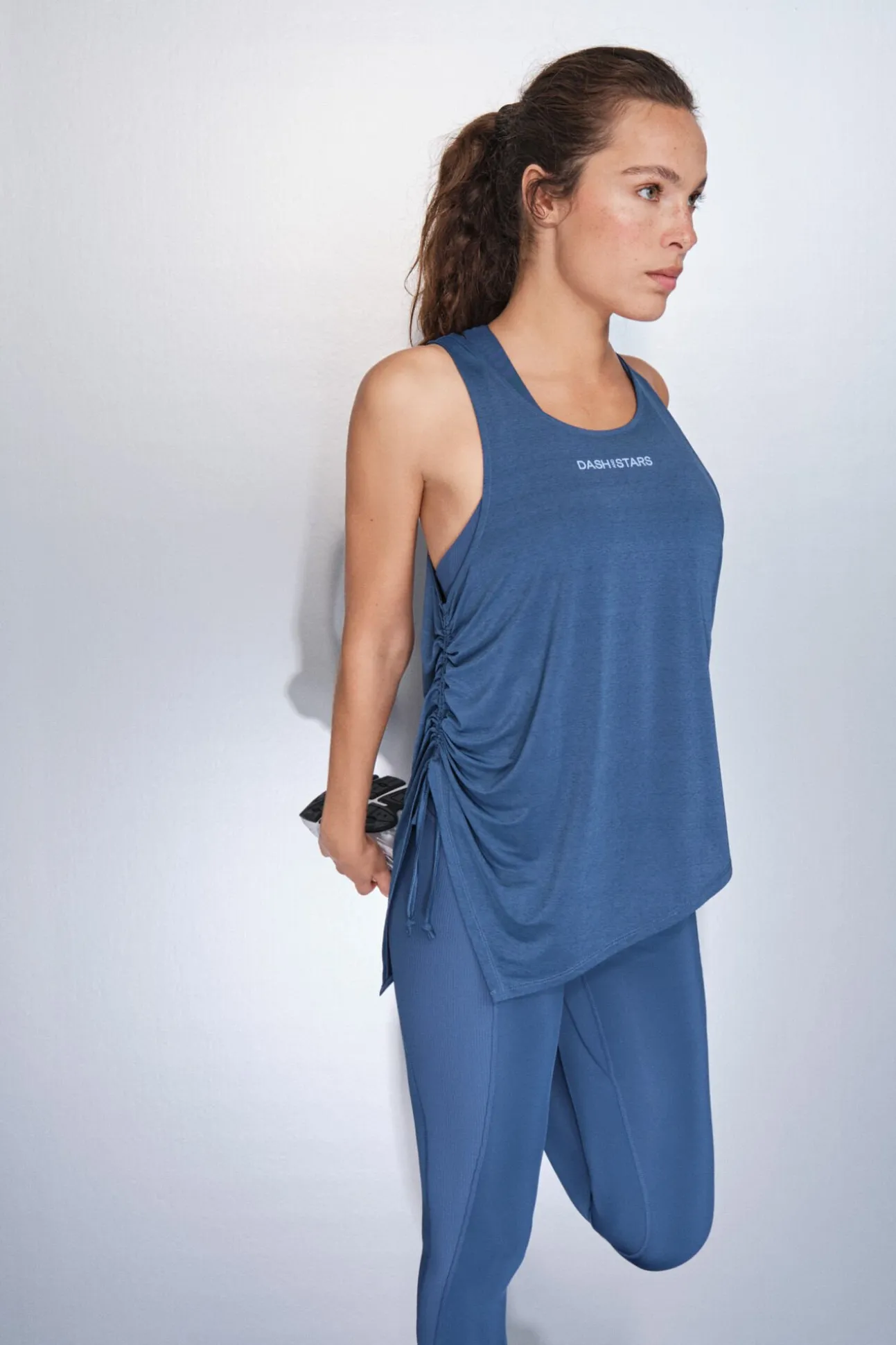 T-shirt halter assimétrico azul