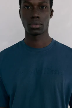 T-shirt logo
