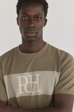 T-shirt logo