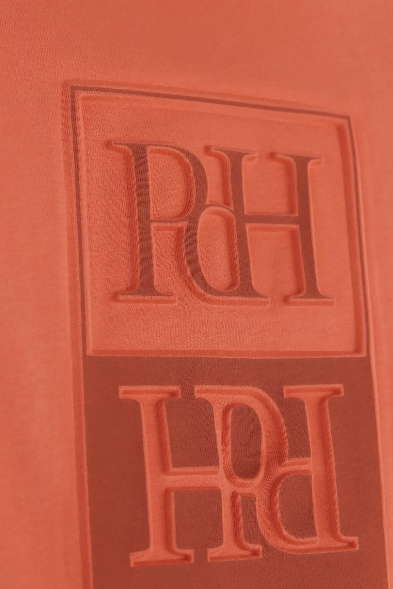 T-shirt logo relevo