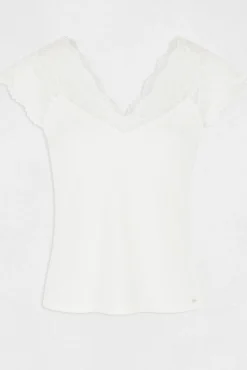 T-shirt manga curta com renda