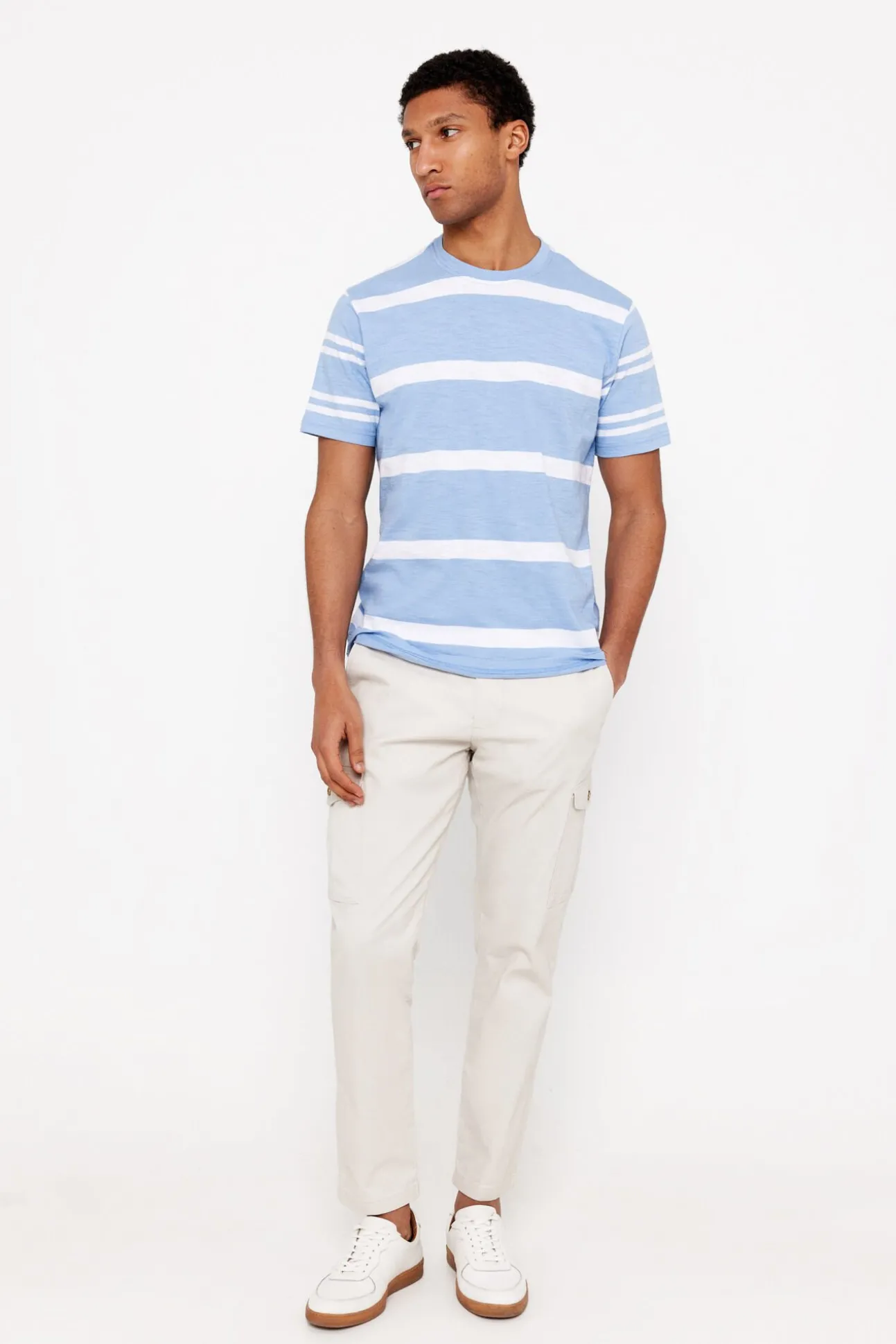 T-shirt às riscas