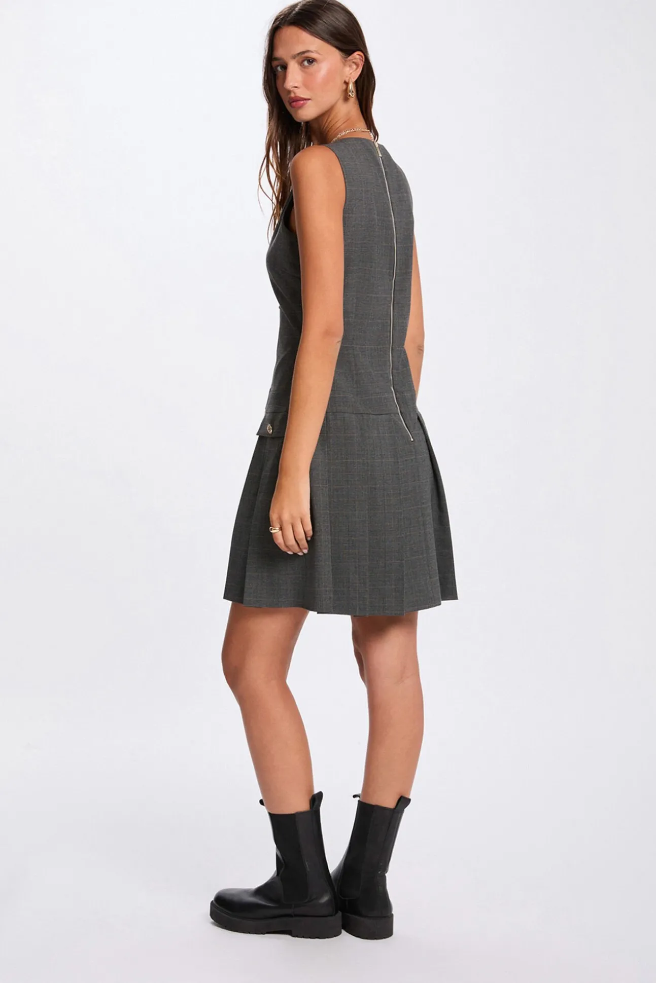Vestido avental ajustado