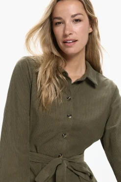 Vestido camisa de veludo cotelê