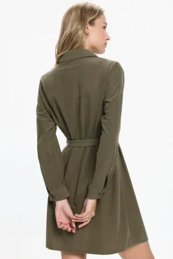 Vestido camisa de veludo cotelê