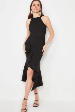 Vestido com folhos