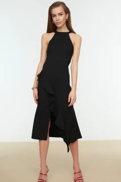 Vestido com folhos