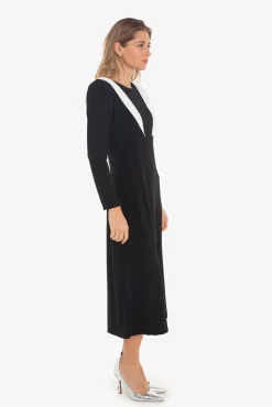 Vestido com ombreiras