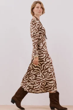 Vestido com peito franzido
