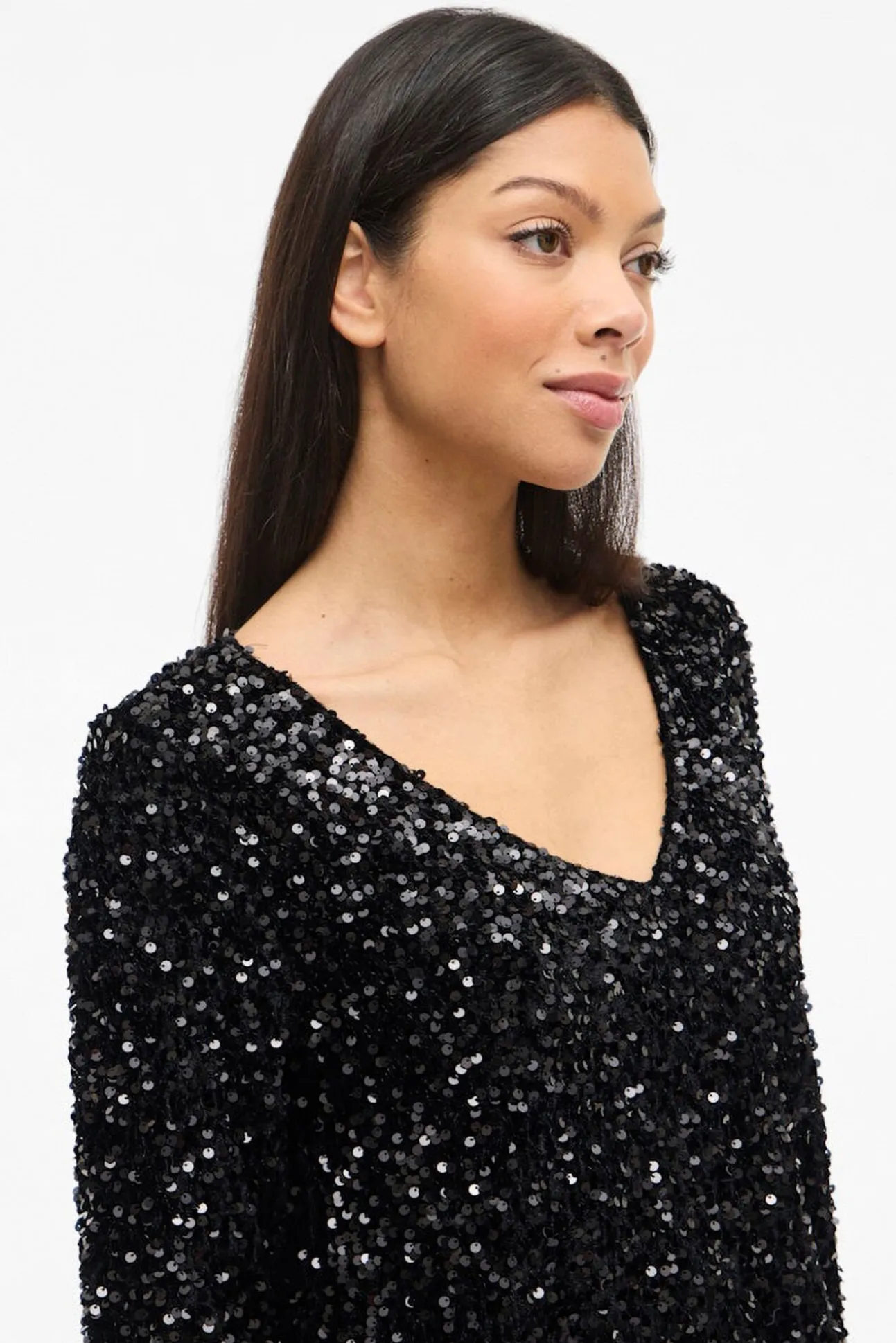 Vestido curto com lantejoulas