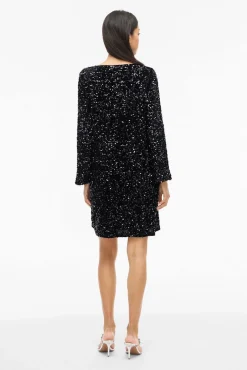 Vestido curto com lantejoulas