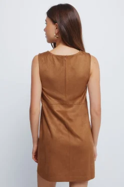 Vestido curto de camurça evasê